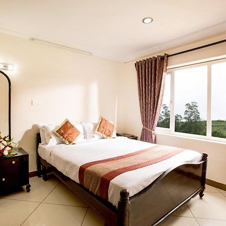 Hotel Lakeview Ooty Esterno foto