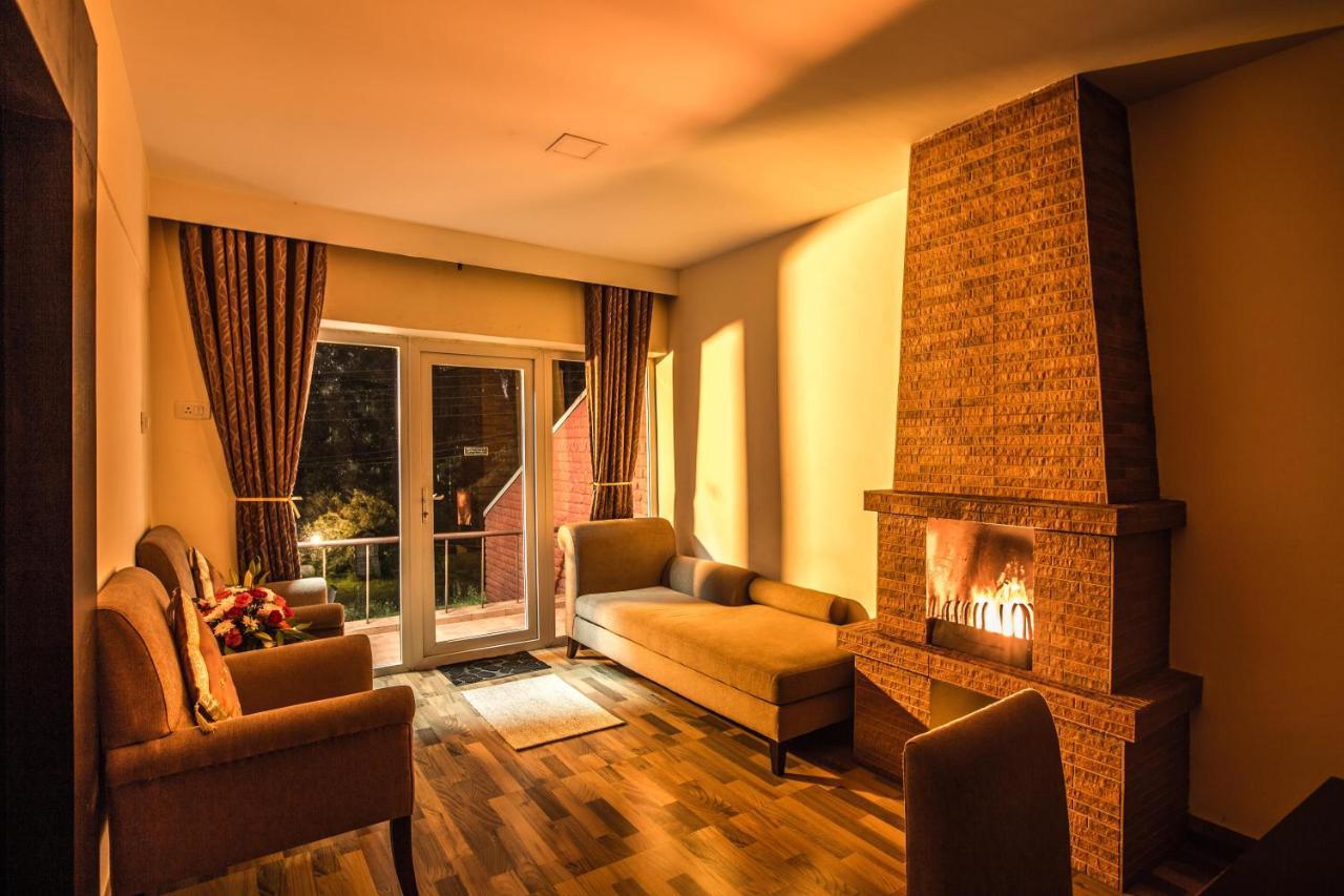 Hotel Lakeview Ooty Esterno foto