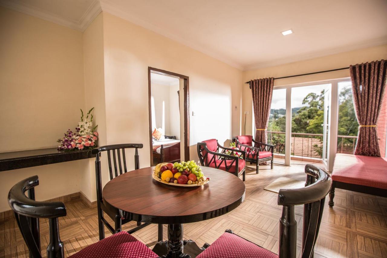 Hotel Lakeview Ooty Esterno foto
