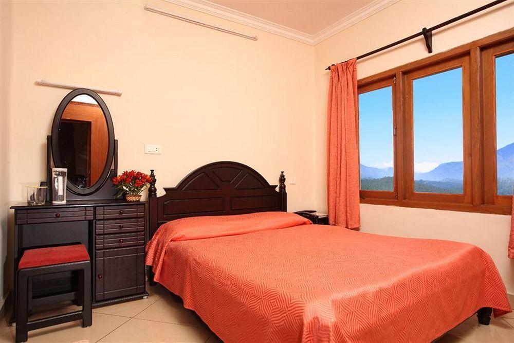 Hotel Lakeview Ooty Esterno foto