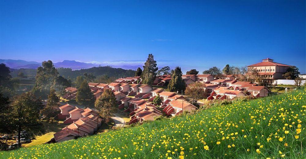 Hotel Lakeview Ooty Esterno foto
