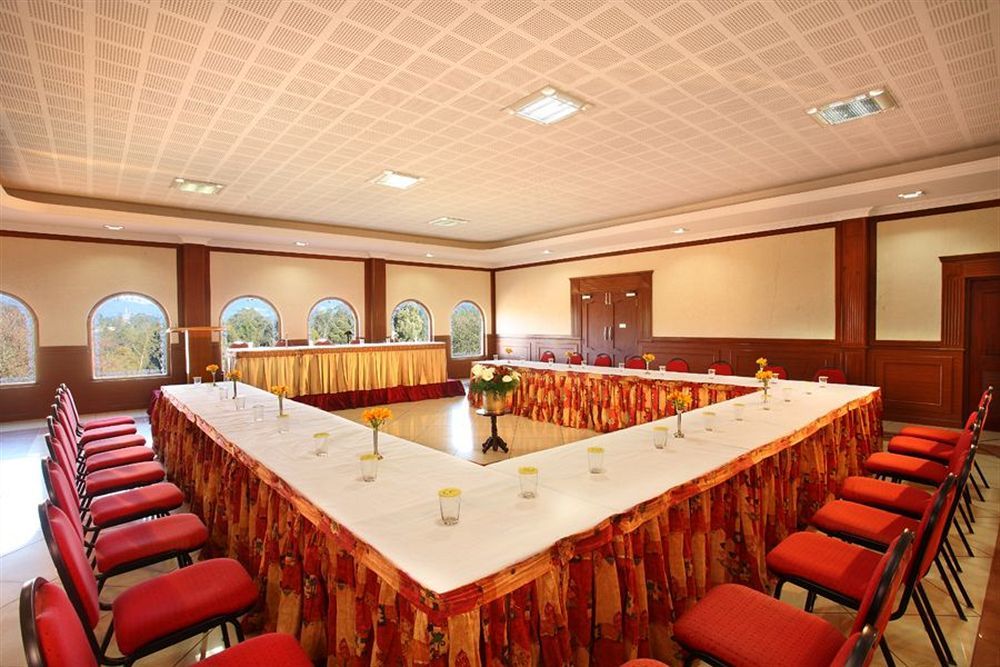 Hotel Lakeview Ooty Esterno foto